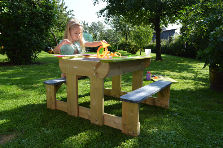 Wendi Toys Kindersitzgruppe mit Matschtisch